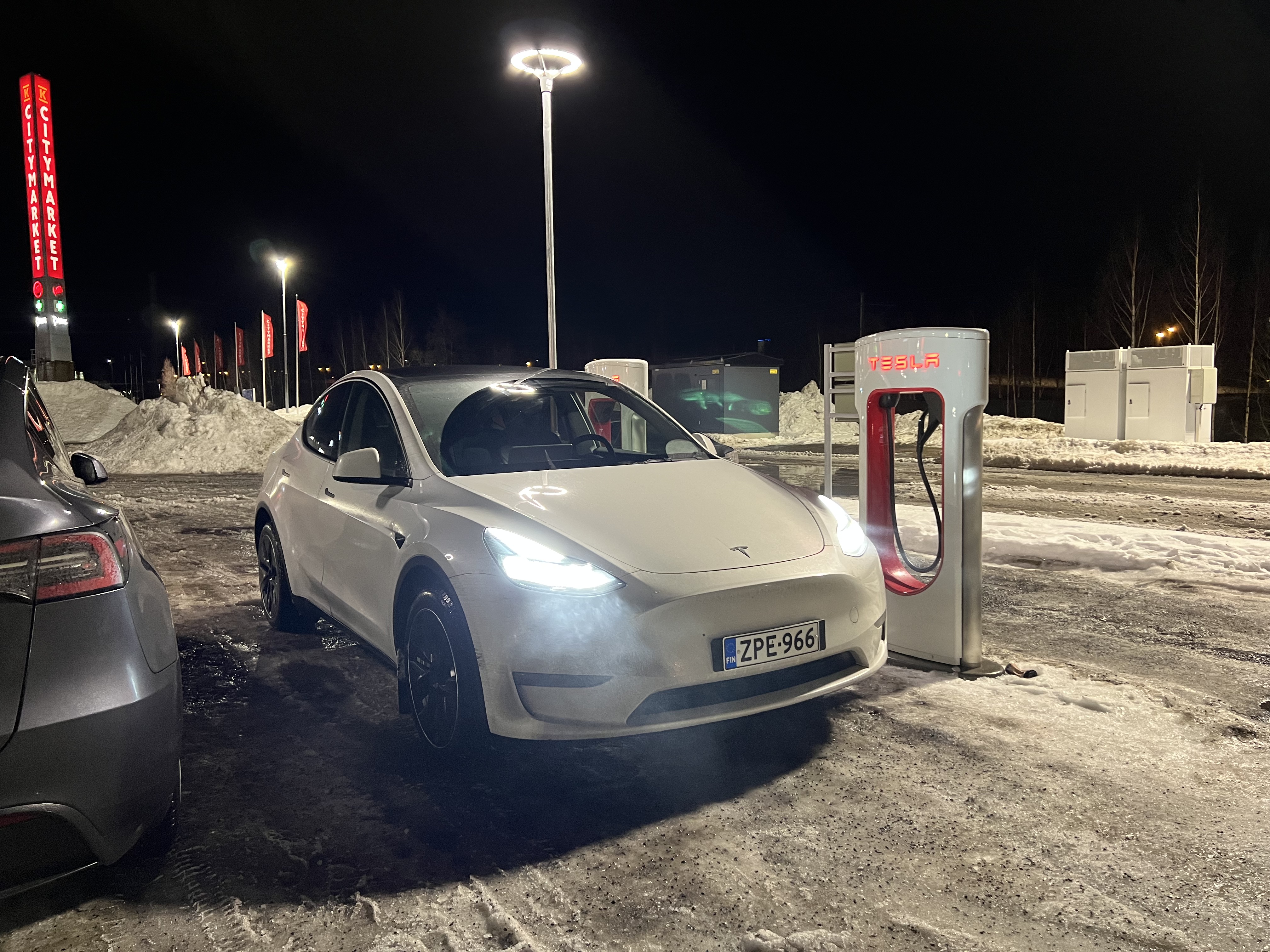 Tesla Model Y LR AWD